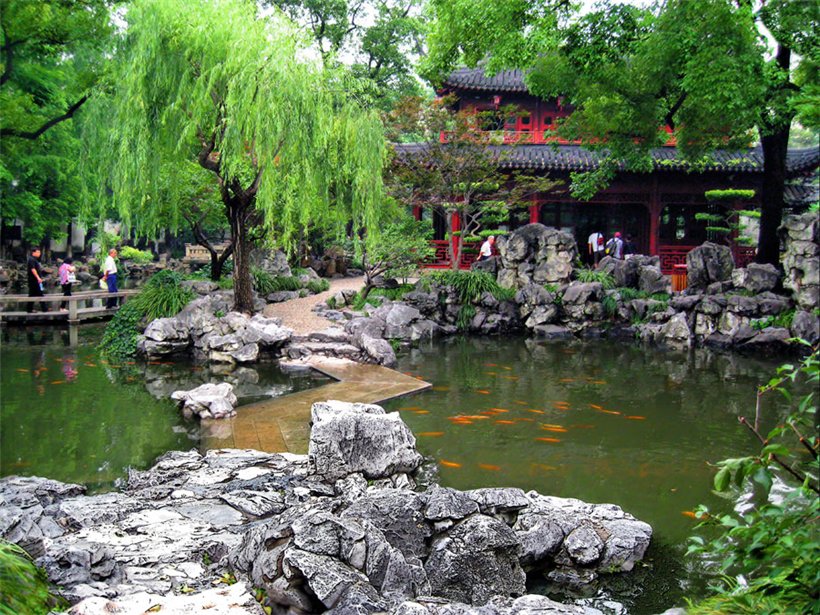 Пруд в китайском саду